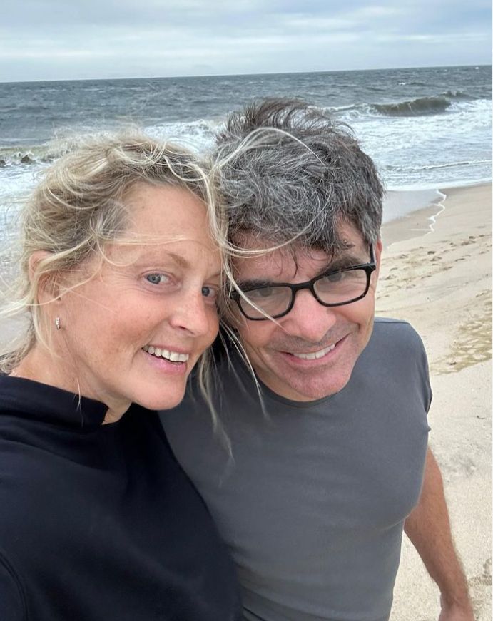 Ali Wentworth and George Stephanopoulos on the beach
