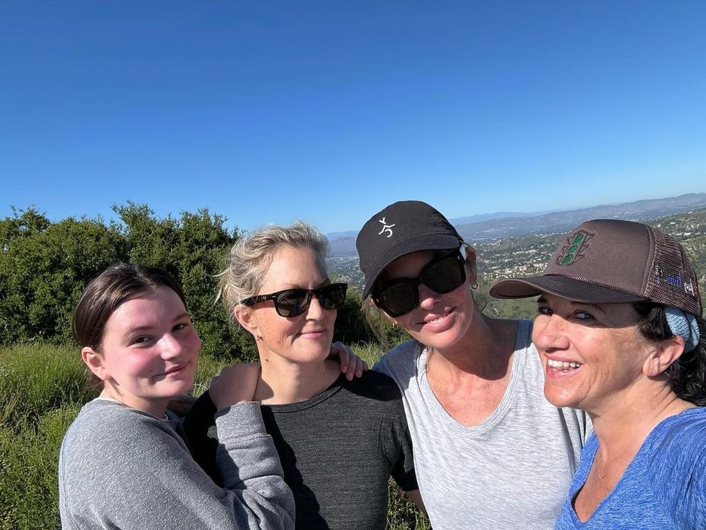 Ali Wentworth on a hike with her daughter, Elliot Stephanopoulos
