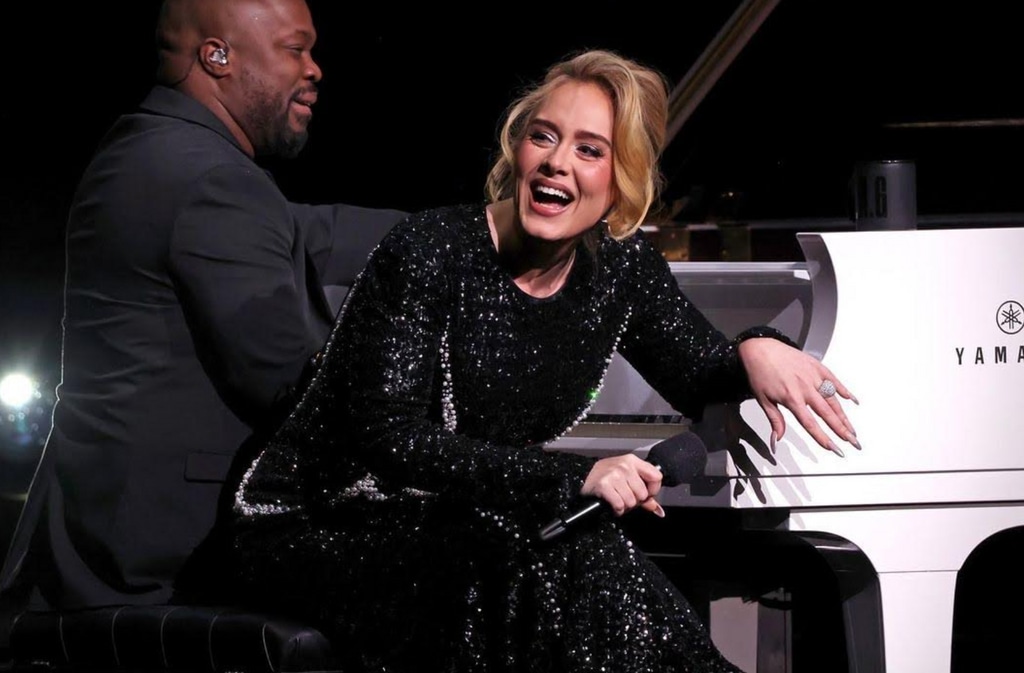 Adele performed in Las Vegas on January 28 with her stunning cocktail ring.