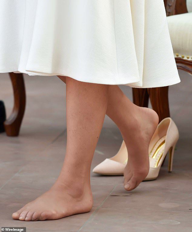 Can you guess which royal women put their best foot forward in these pictures? They’re TOE-TALLY out of step!