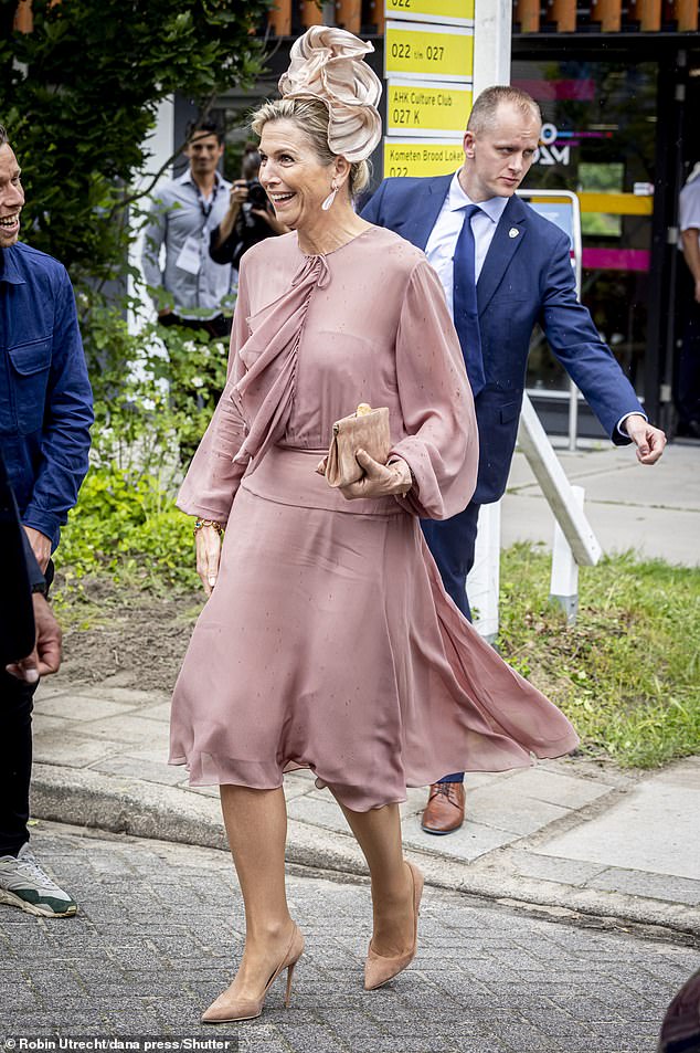 The Dutch queen kept her makeup simple for the occasion, and she also glowed during her recent trip to the Philippines