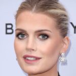 Lady Kitty Spencer astounds in low-cut dress alongside Prince Diana’s hairdresser