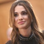 Queen Rania rocks the long shorts trend in ‘men’s section’ bermudas