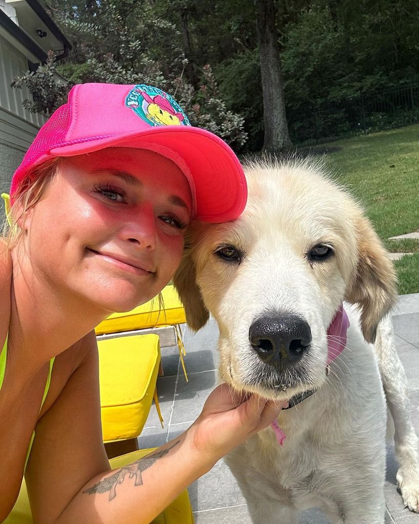 Miranda Lambert takes a selfie with her pet dog