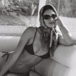 Kendall Jenner’s retro hair scarf is a must try this summer