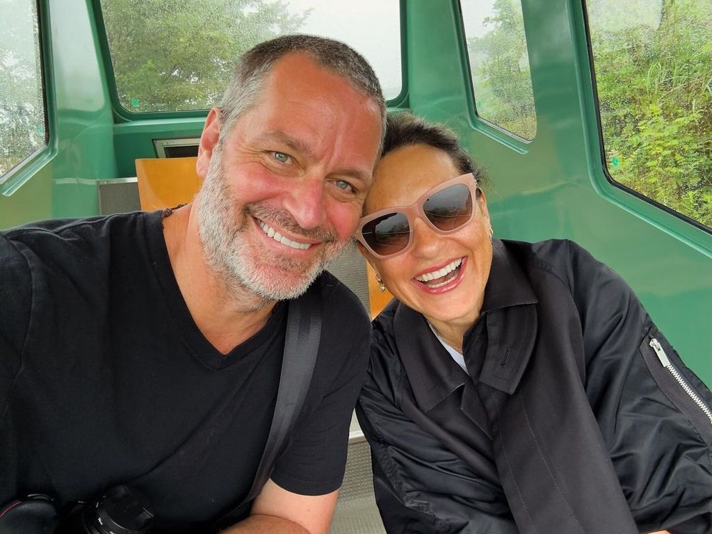 Mariska Hargitay shared a selfie from her Japan vacation with husband Peter Hermann