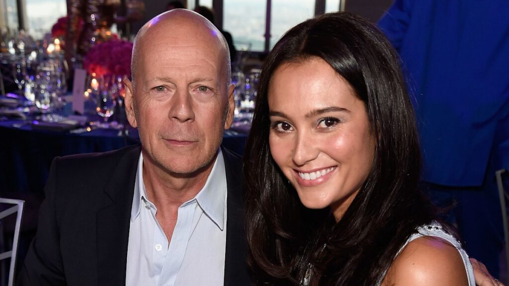 Bruce Willis’ daughter looks so grown up as her family rally around her in unmissable new photo