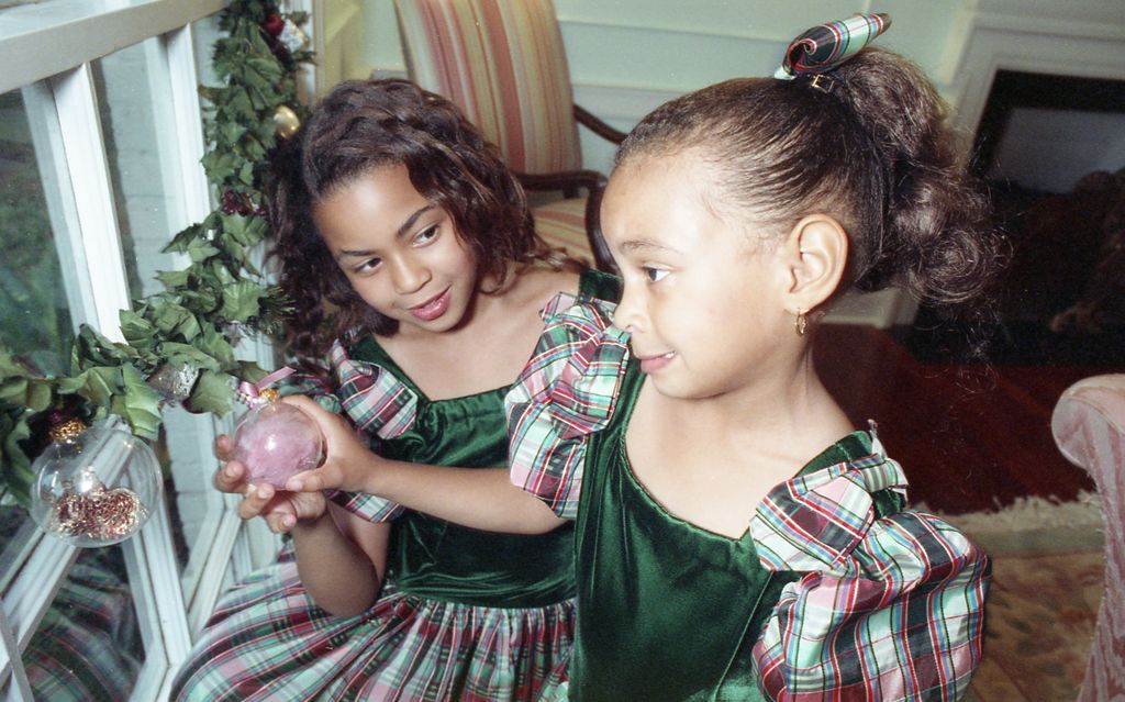 Beyoncé and Solange when they were little girls