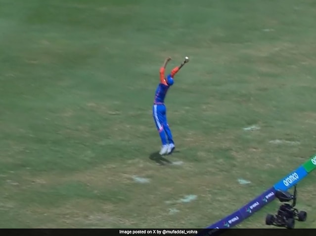 WATCH: Axar Patel took such a sensational catch in T20 World Cup that everyone was left stunned