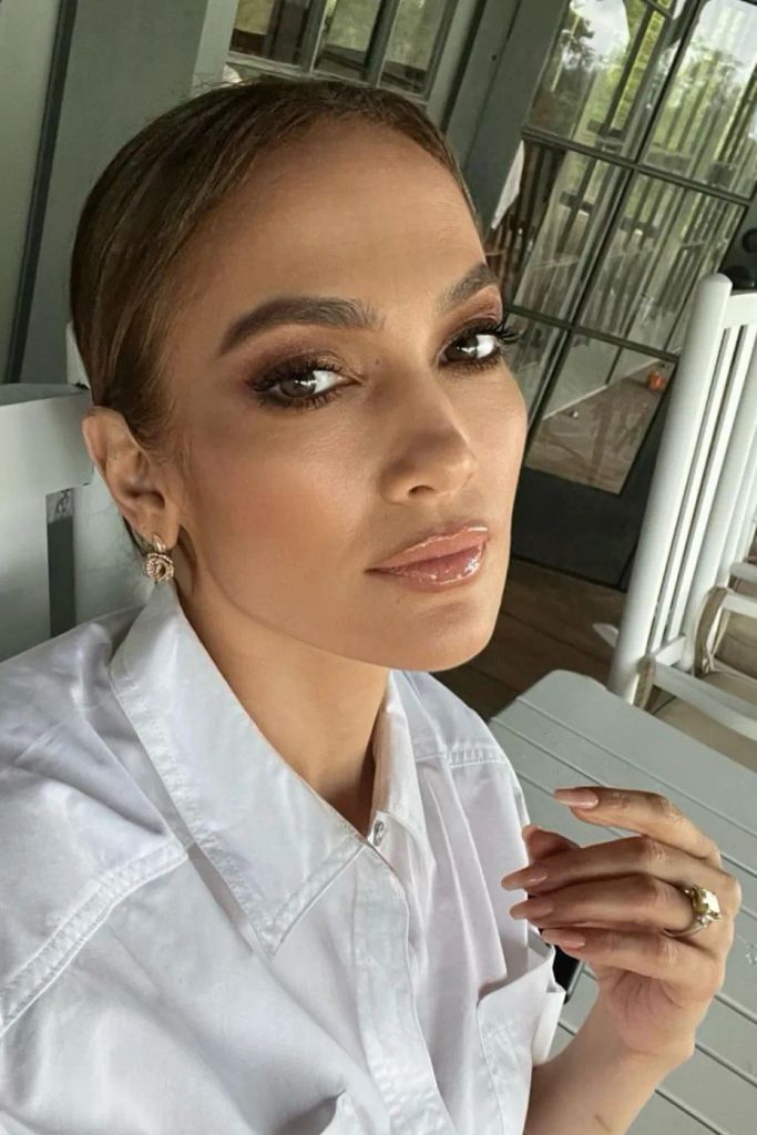 J-Lo wore a stunning green diamond ring gifted by her husband Ben