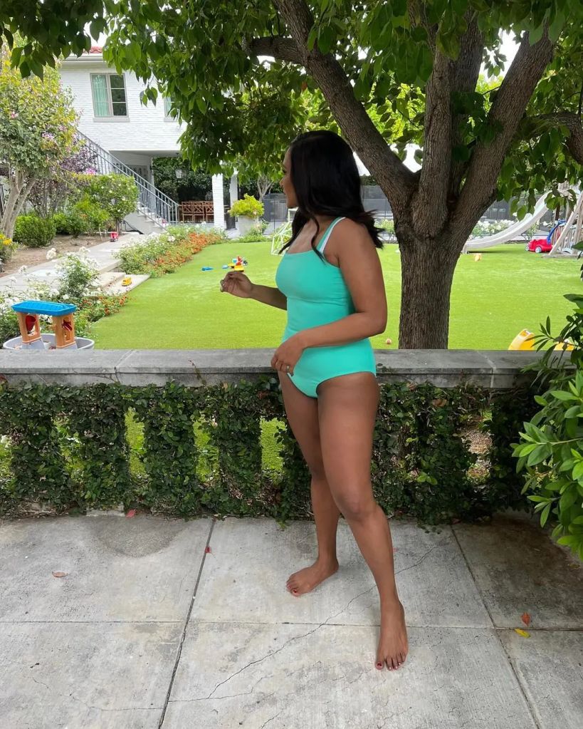 Mindy showed off her incredible physique just months after welcoming her third child
