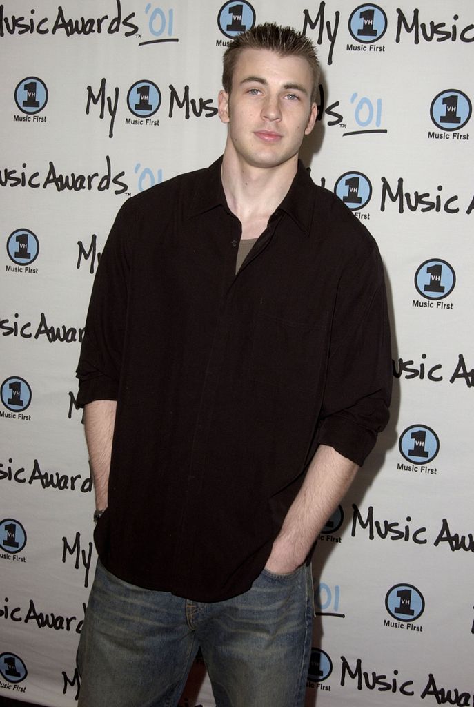 Chris Evans arrives at the My VH-1 Music Awards 2001 held at the Shrine Auditorium in Los Angeles.