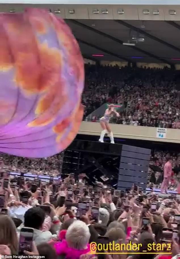 He also shared an additional clip, which captured the moment Taylor took the stage inside the Scottish Gas Murrayfield Stadium