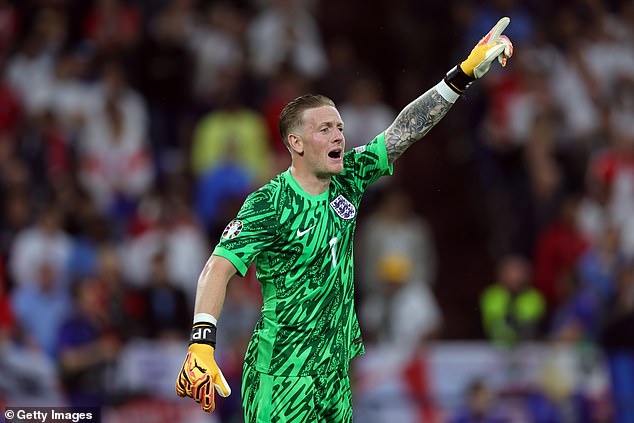 Kane received the ball the most times from Jordan Pickford (six times) as England played long periods of time