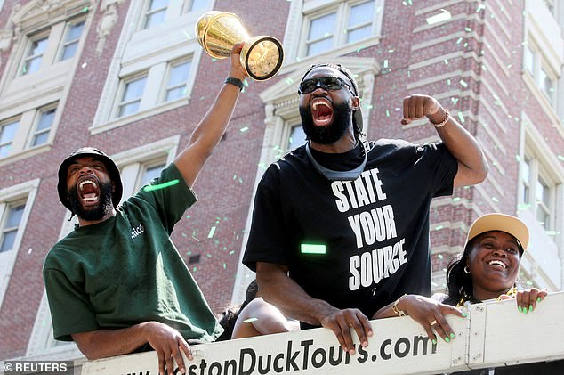 Celtics’ Jaylen Brown LOSES brand new NBA championship ring during parade… as he offers fans a ‘big reward’ for their help