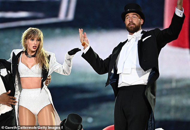 Travis Kelce said WHAT to Taylor Swift during Eras Tour collaboration at Wembley? Lip reader shares dialogue between Chiefs star and his girlfriend