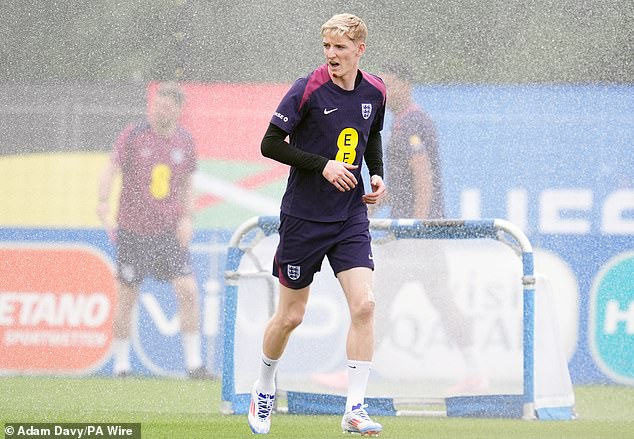 Despite the cut, Gordon appeared in good spirits as he practised with the England team in the rain on Thursday.