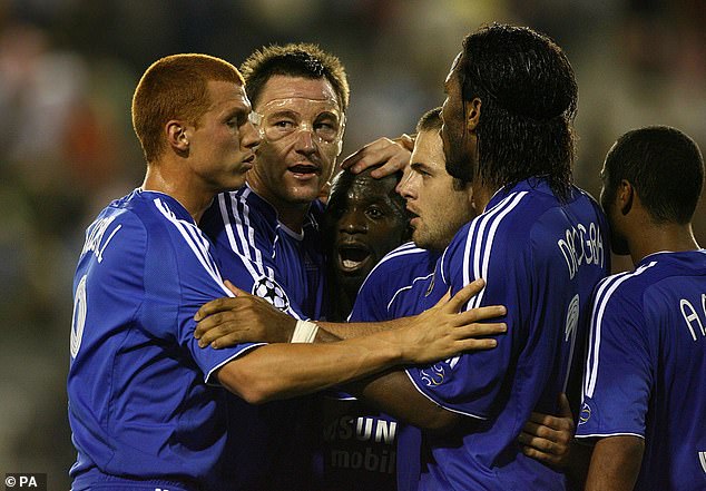 Steve Sidwell played alongside John Terry (second from left) during his brief Chelsea career