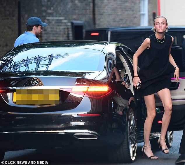 The blonde beauty looked stunning as she stepped out of her car