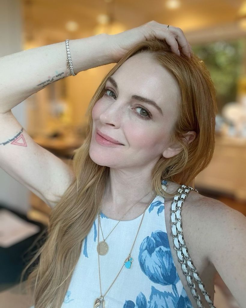Lindsay Lohan poses for beautiful new selfie