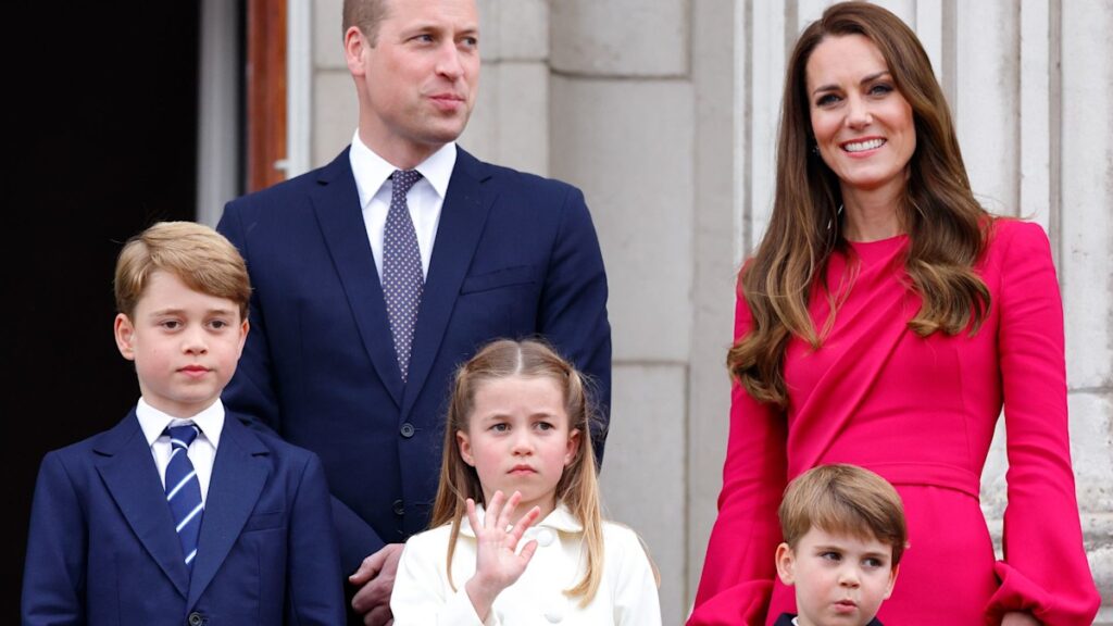 Kate Middleton took inspiration from royal archives for new family photo – details