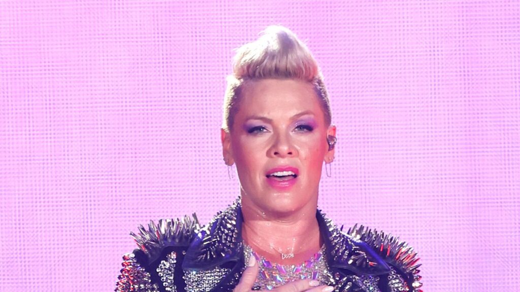 Pink shares unfortunate health update after being forced to cancel her latest appearance: ‘I’m unable to continue’