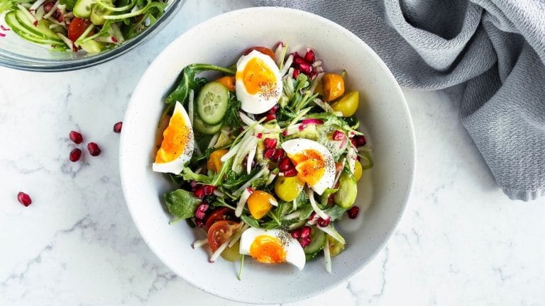 What do experts think about the famous hard-boiled egg diet?