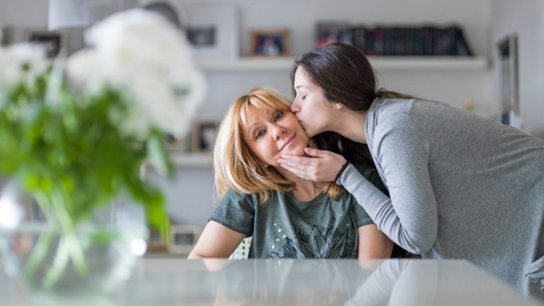 Why do we repeat the mistakes of our mothers? Discover the hidden power of family patterns