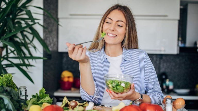 Discover how to prepare the most delicious, healthy and viral cucumber salad of the moment