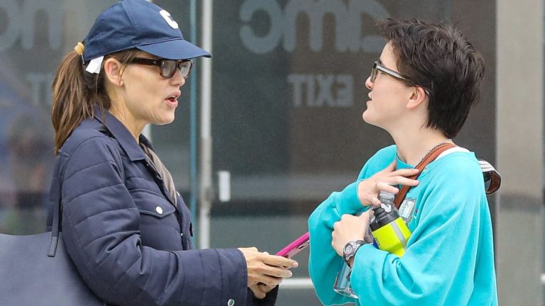 Jennifer Garner takes her kids Finn and Samuel to see 'Wicked' with their friends