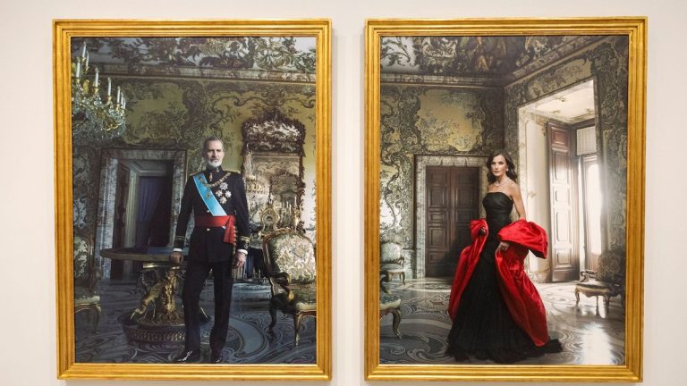 This is how the international press reacted to the photo of King Felipe and Letizia by Annie Leibovitz.