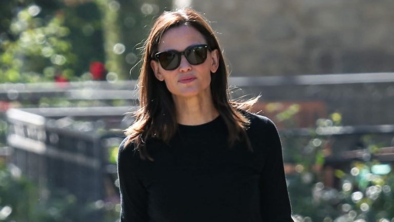 Jennifer Garner mourns a heartbreaking loss just before Thanksgiving