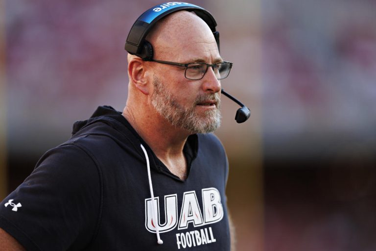 Former NFL QB Trent Dilfer will return for a third season as UAB's coach