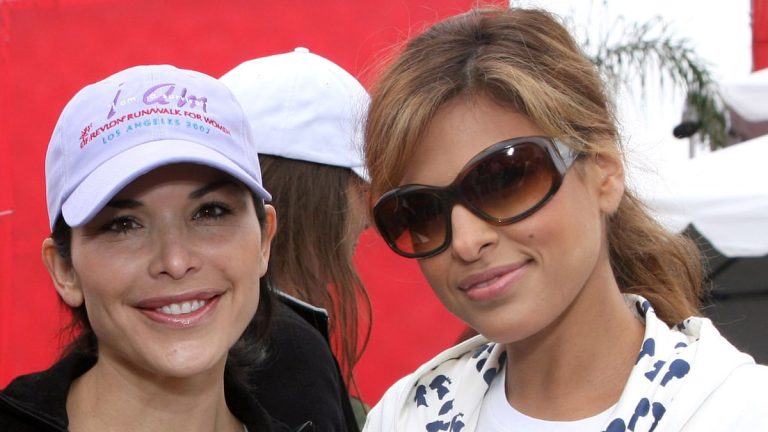 Lauren Sanchez and Eva Mendes are supporting each other's books on social media