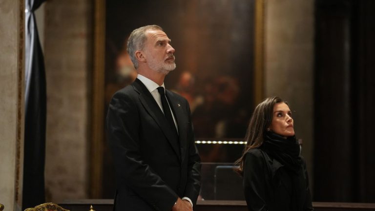 The monarchs attend the funeral of the DANA victims at the Valencia Cathedral