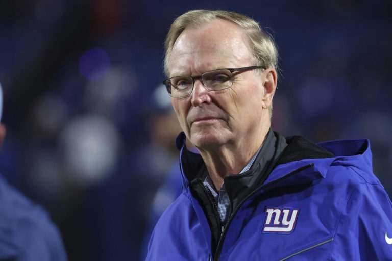 Plane circles MetLife Stadium with message to co-owner John Mara to fix Giants' 'dumpster fire'