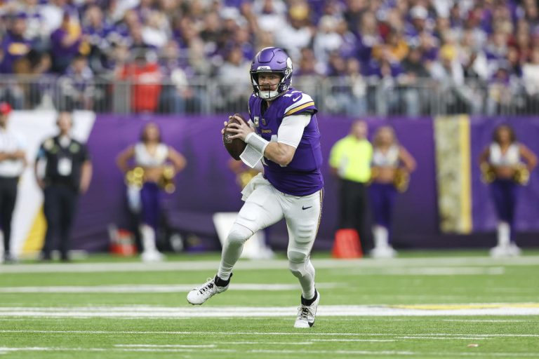 Sam Darnold leads Vikings rally to beat Cardinals, keeps pace with Lions in NFC North